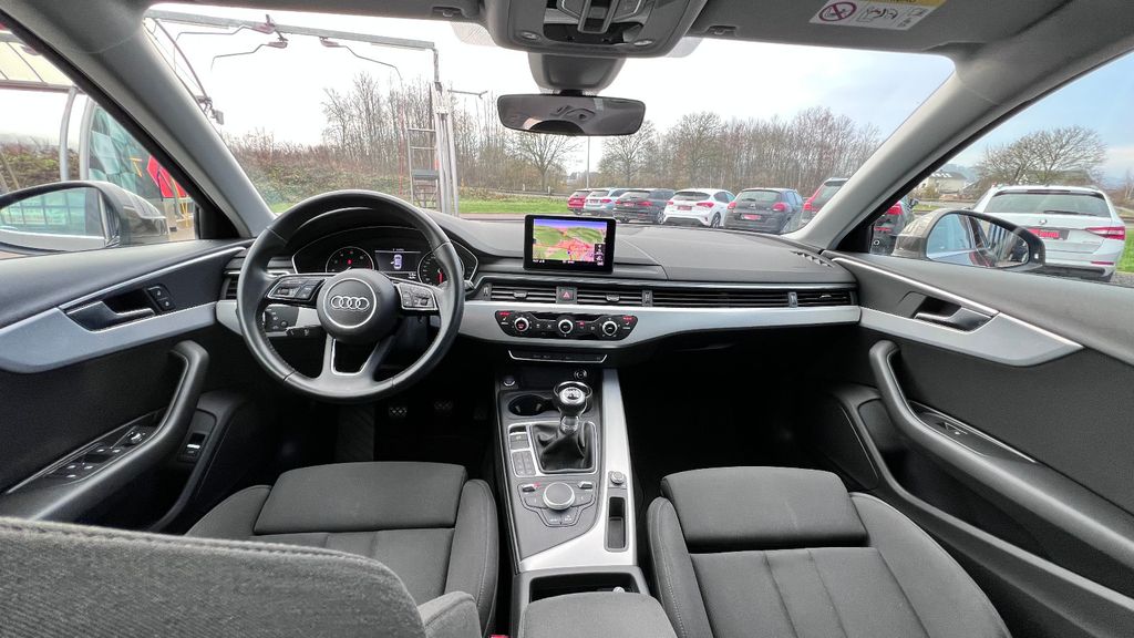 AUDI A4 1.4 TFSI Sport Avant *Panoramadach+LED-Licht*